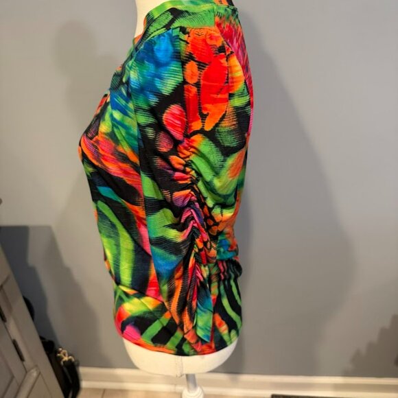 Compliments Multicolor Abstract Ruched Sleeve Top - Picture 2 of 3